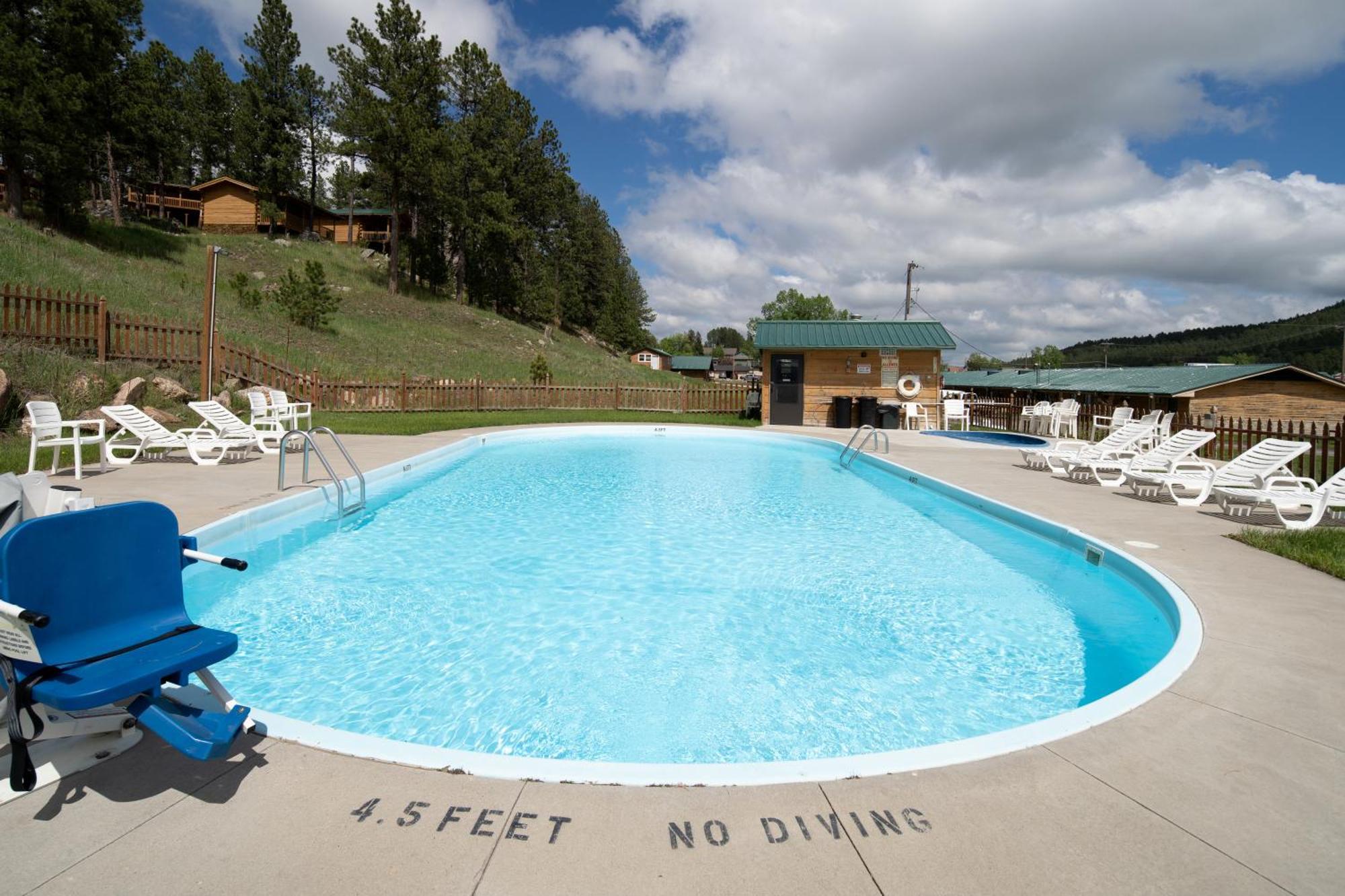 Rock Crest Lodge & Cabins คัสเตอร์ ภายนอก รูปภาพ