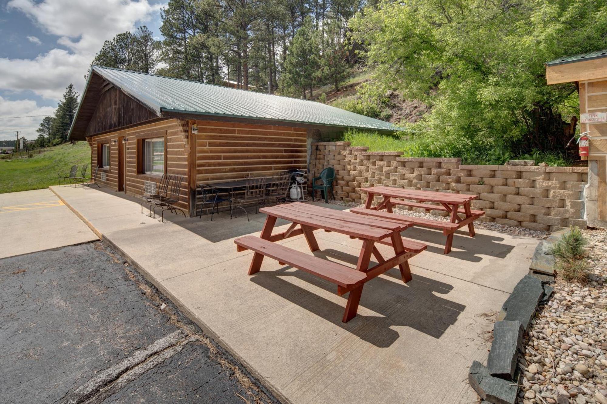 Rock Crest Lodge & Cabins คัสเตอร์ ภายนอก รูปภาพ