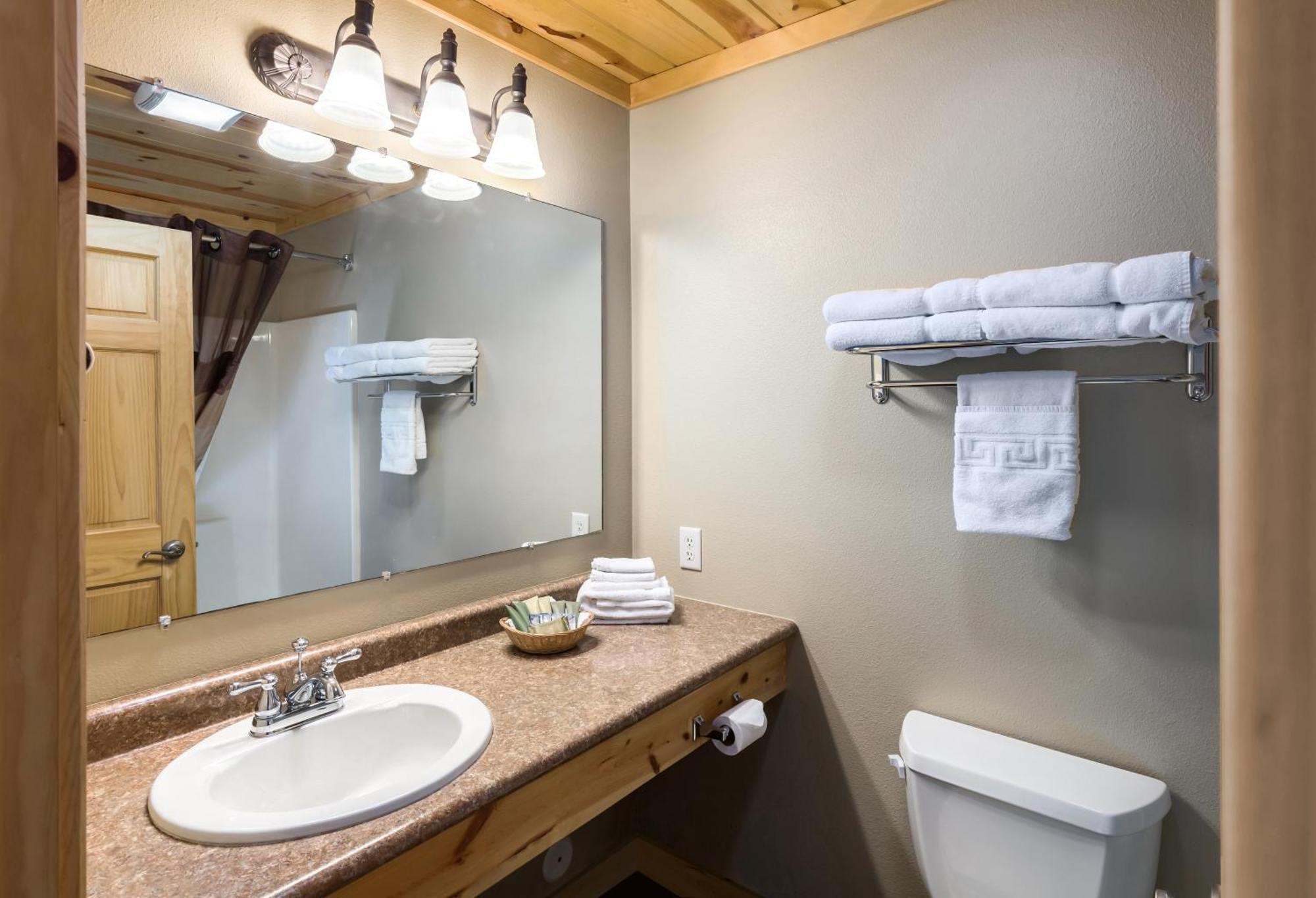 Rock Crest Lodge & Cabins คัสเตอร์ ภายนอก รูปภาพ