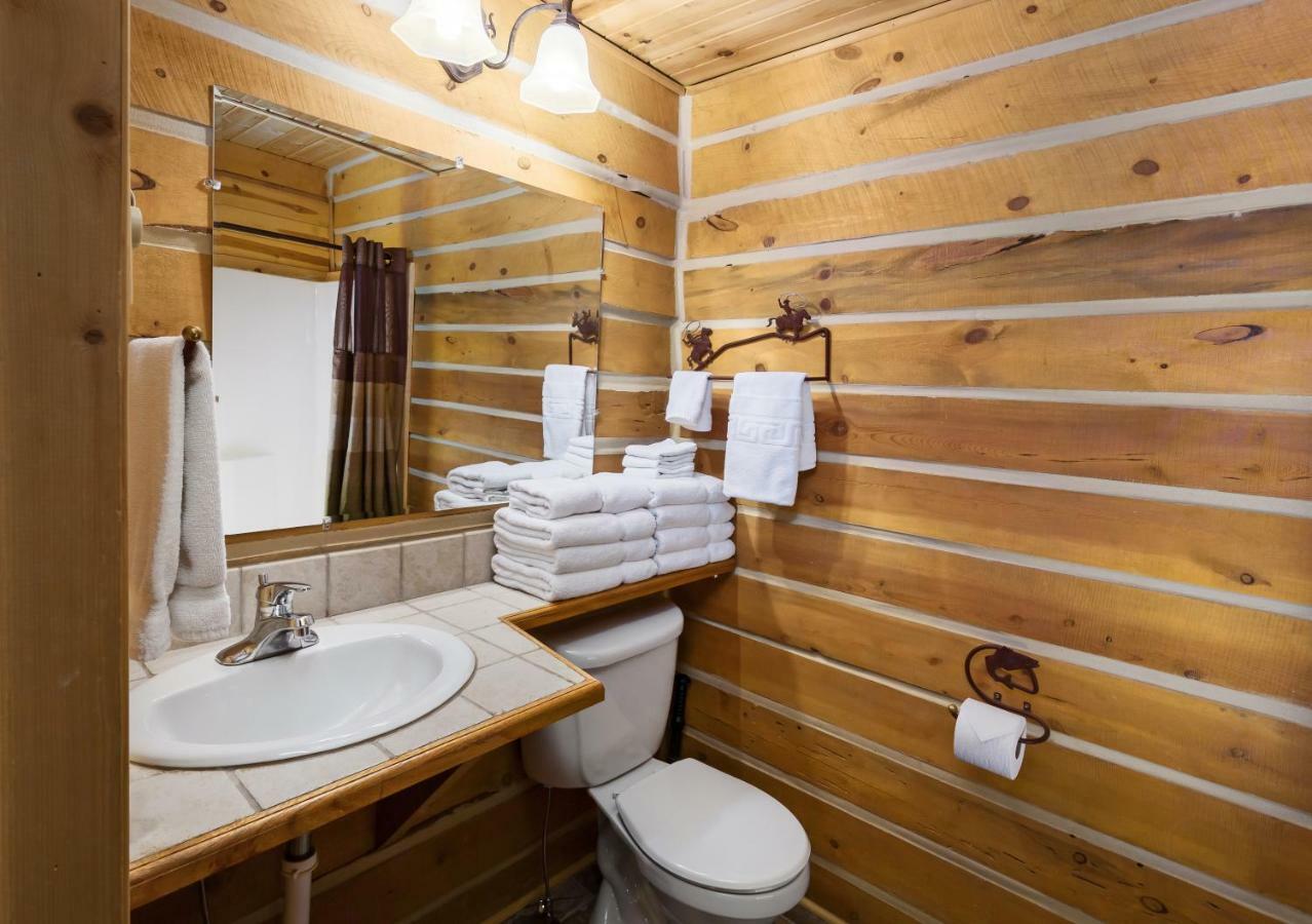 Rock Crest Lodge & Cabins คัสเตอร์ ภายนอก รูปภาพ